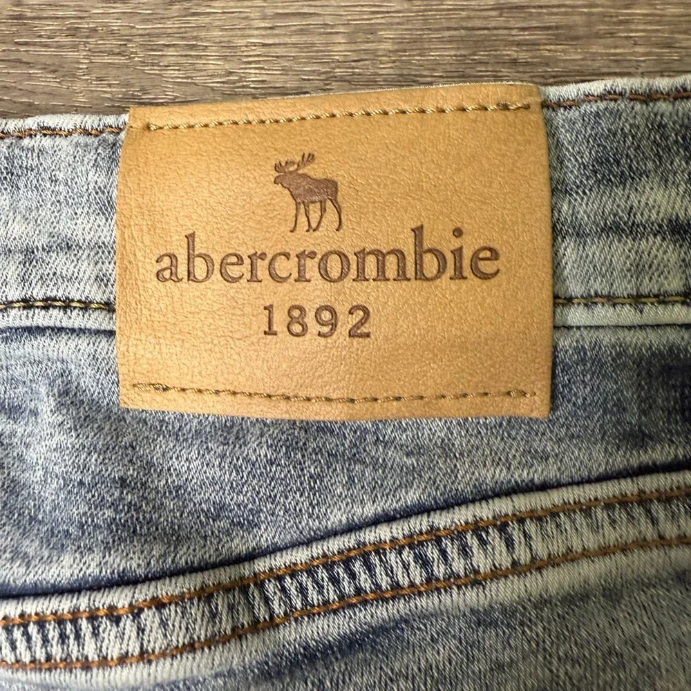 Abercrombie Kids Light Blue Distressed Skinny Jeans